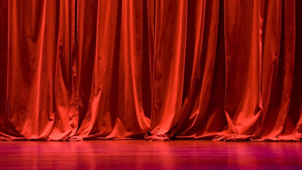 skini theatro